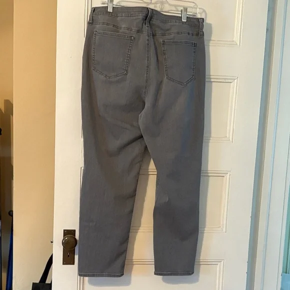 Chico's Light Gray Ankle Jeans - Picture 6 of 7